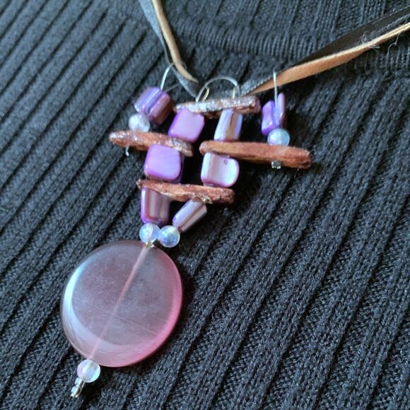 CREATION - Short Necklace - Violet pendant - black & brown ribbons - Picture 3 of 7